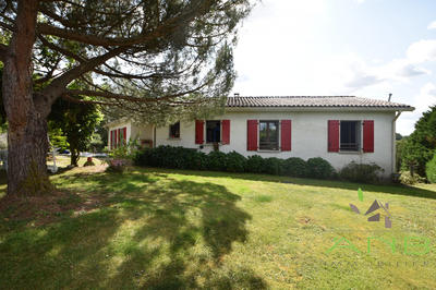 Maison - 200 m² - 6 pièces