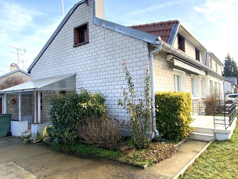 Maison - 120 m² - 8 pièces