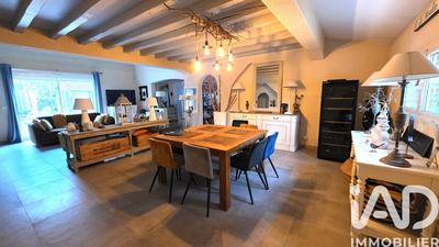 Maison - 181 m² - 6 pièces