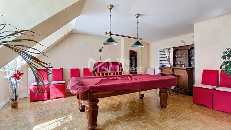 Maison - 295 m² - 10 pièces