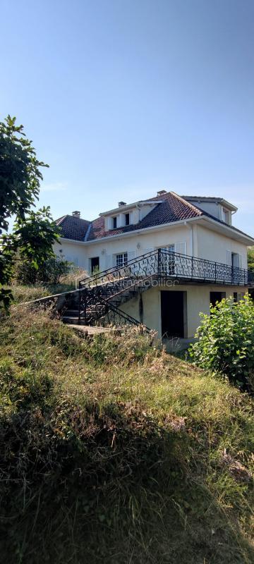 Demeure - 130 m² - 7 pièces