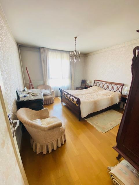 Appartement - 130 m² - 6 pièces