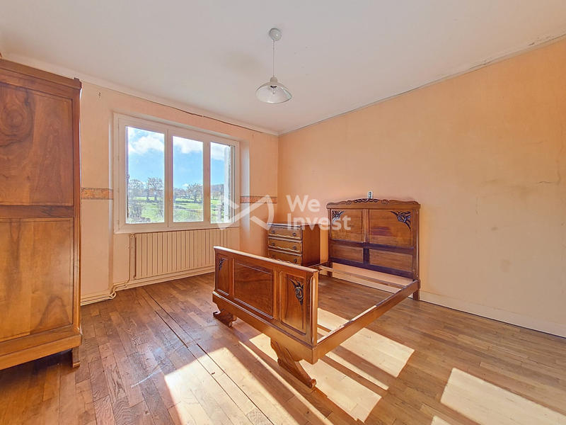 Maison traditionnelle - 148 m² - 8 pièces