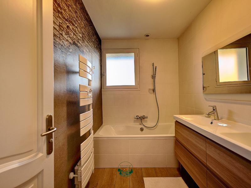 Maison - 190 m² - 6 pièces