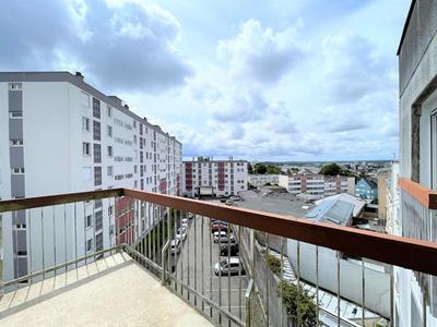 Appartement - 10 m² - 6 pièces