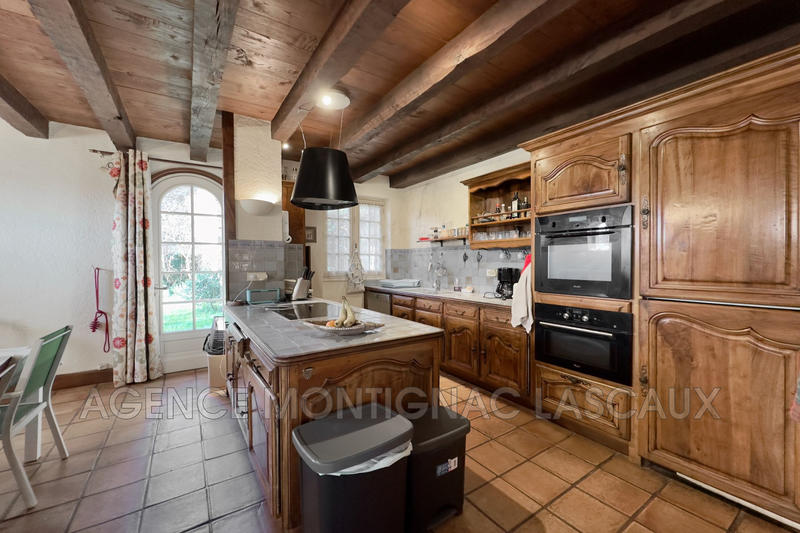 Maison - 497 m² - 15 pièces