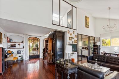 Propriété - 350 m² - 9 pièces