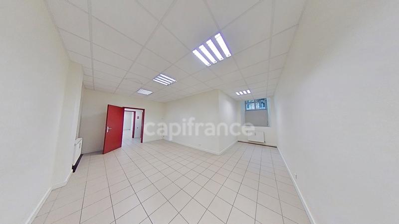 Bureau - 150 m² - 9 pièces