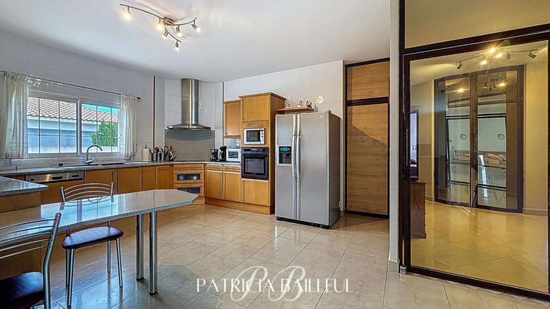 Maison - 165 m² - 7 pièces