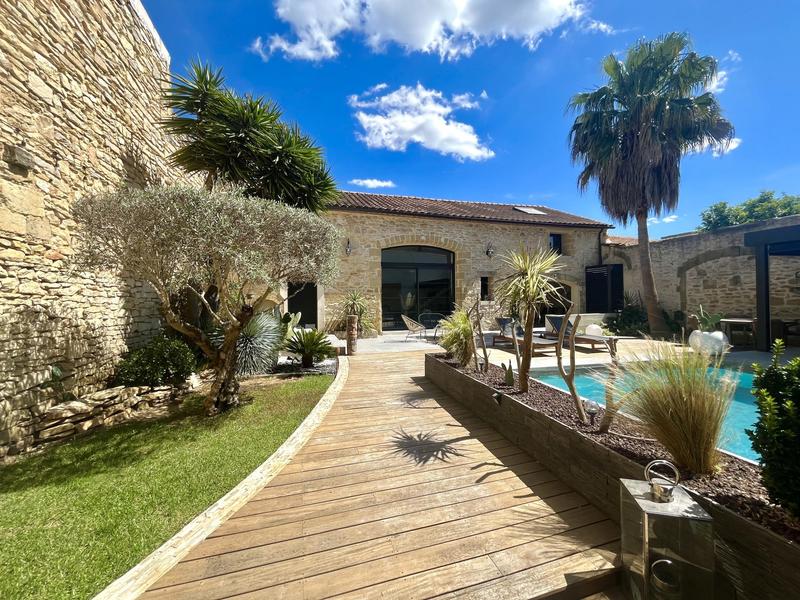 Maison - 321 m² - 11 pièces