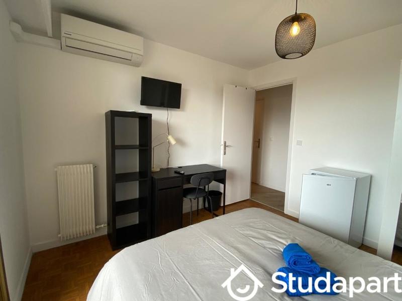 Chambre - 11 m² - 1 pièce