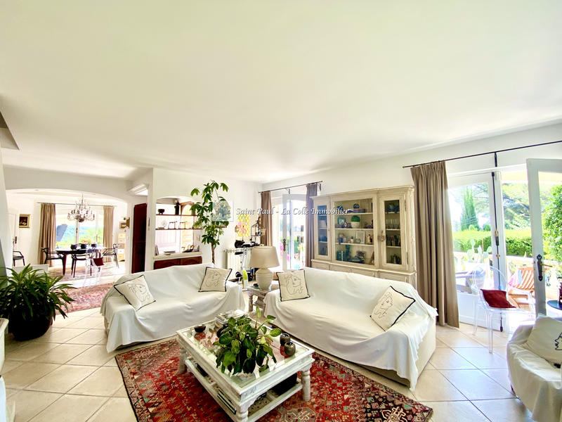 Maison - 220 m² - 6 pièces