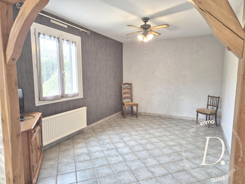 Maison traditionnelle - 109 m² - 6 pièces