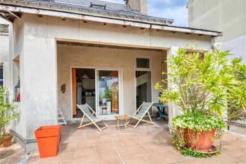 Maison - 220 m² - 9 pièces