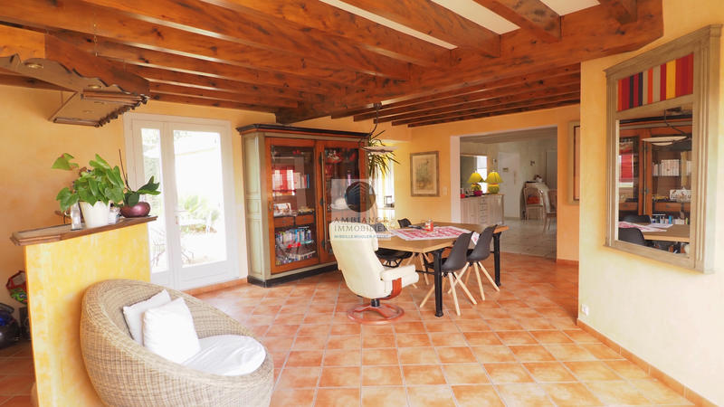 Maison - 222 m² - 9 pièces