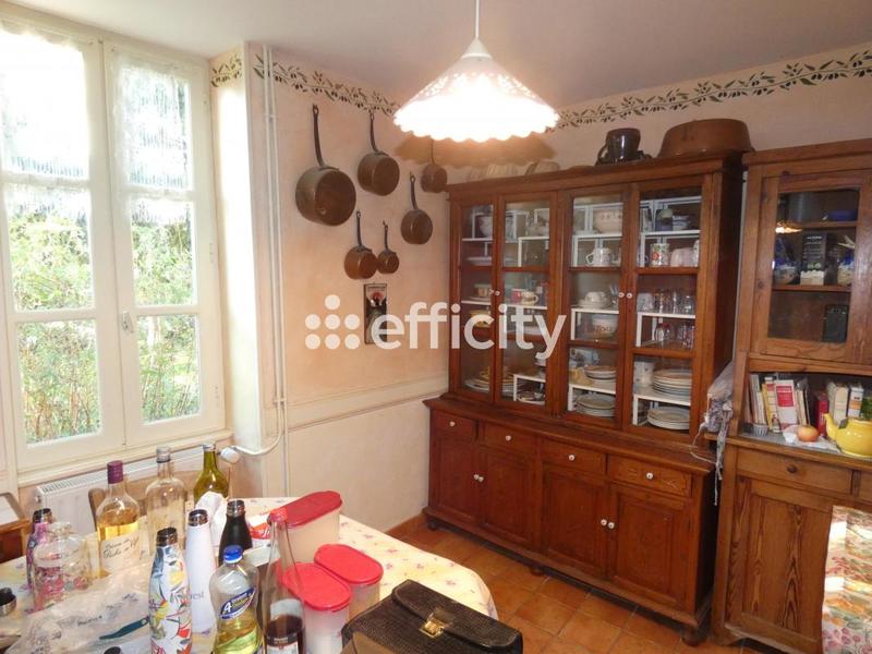 Maison - 307 m² - 10 pièces