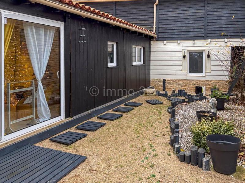 Maison en pierre - 201 m² - 8 pièces