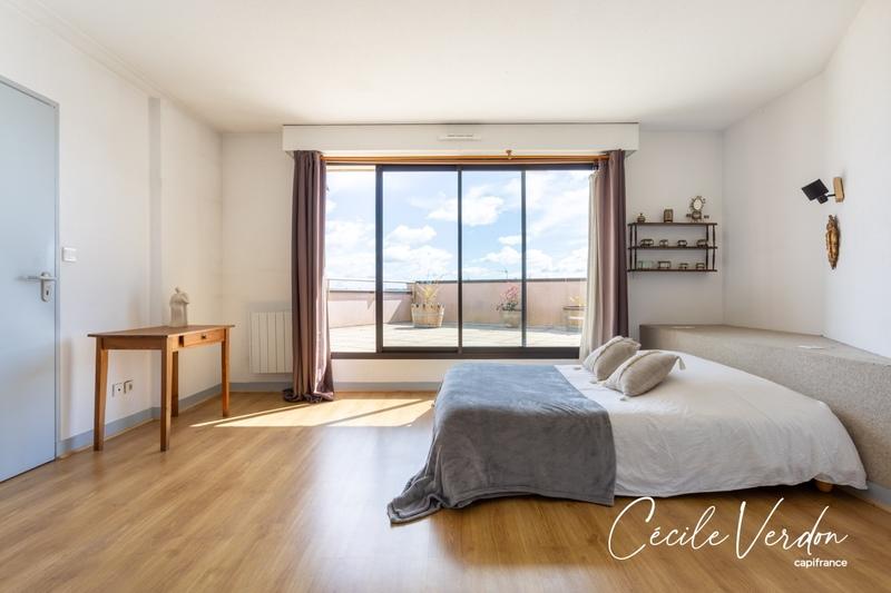 Appartement - 192 m² - 8 pièces