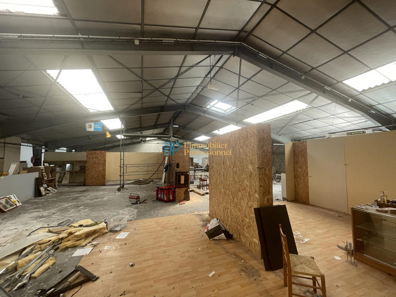 Local commercial - 1 150 m²