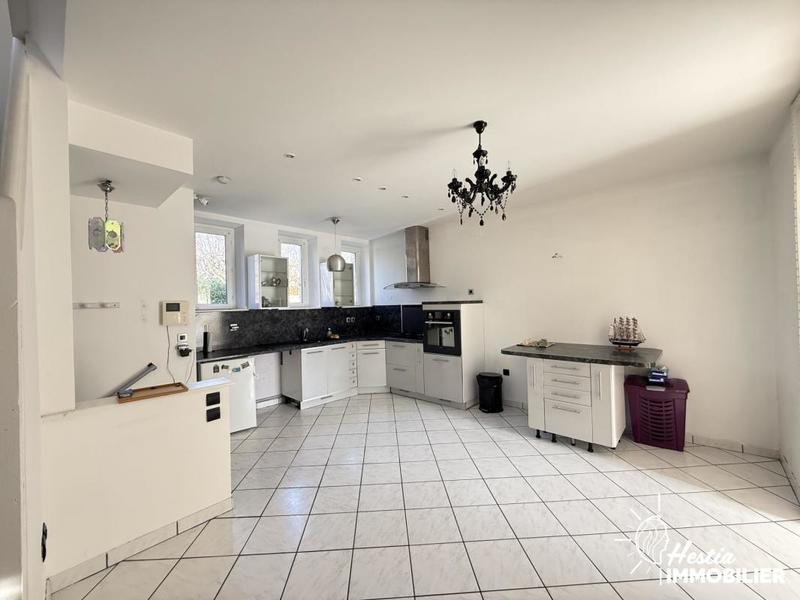 Maison - 98 m² - 5 pièces