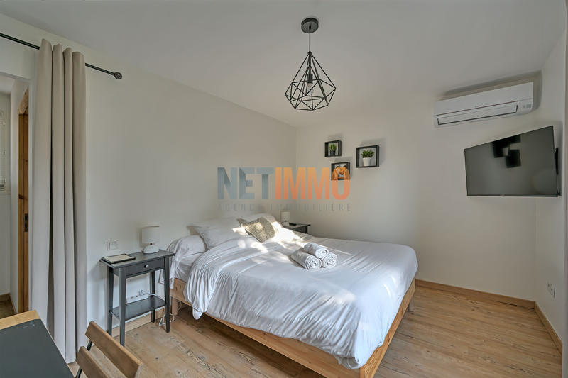 Villa - 215 m² - 8 pièces