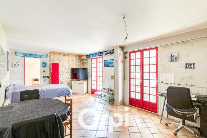 Maison - 252 m² - 6 pièces