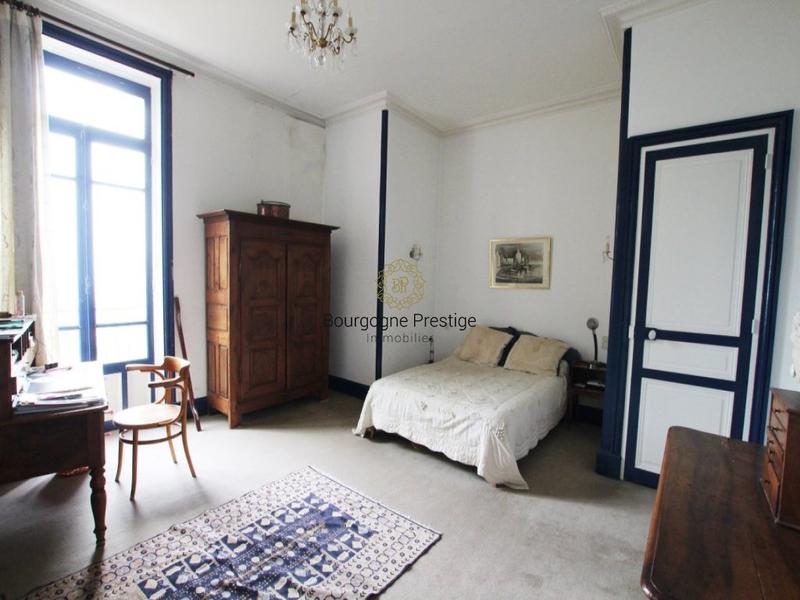 Maison de maîtres - 267 m² - 11 pièces