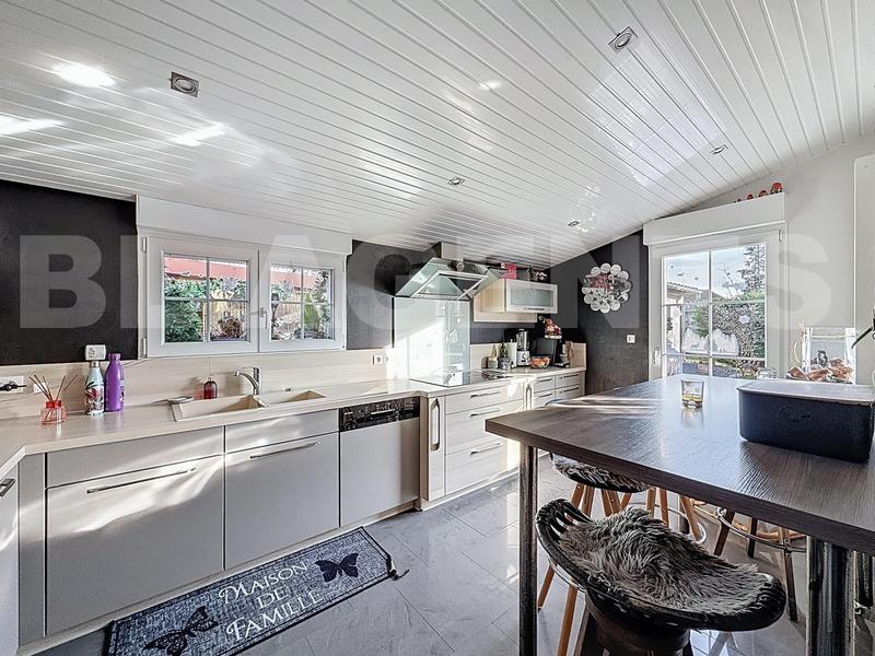 Maison - 85 m² - 5 pièces