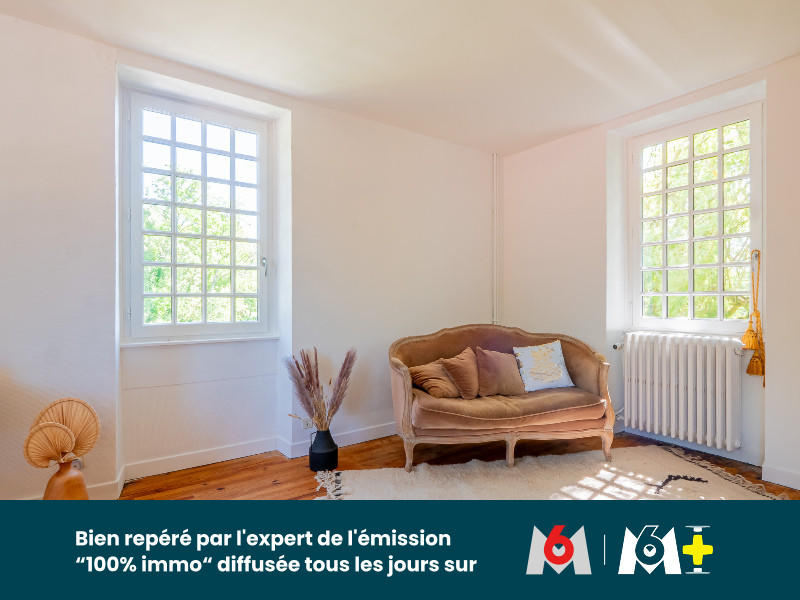 Maison - 456 m² - 16 pièces