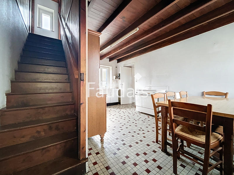 Maison - 104 m² - 6 pièces