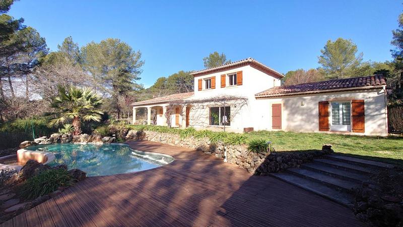 Villa - 251 m² - 5 pièces