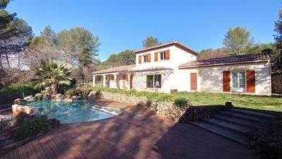 Villa - 251 m² - 5 pièces