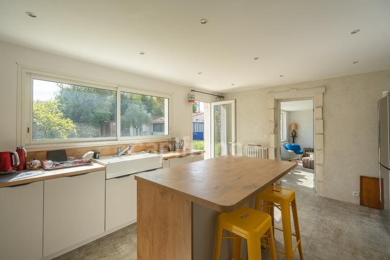 Maison - 267 m² - 8 pièces