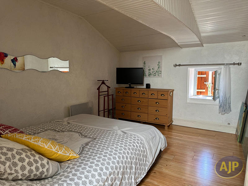 Maison - 195 m² - 7 pièces