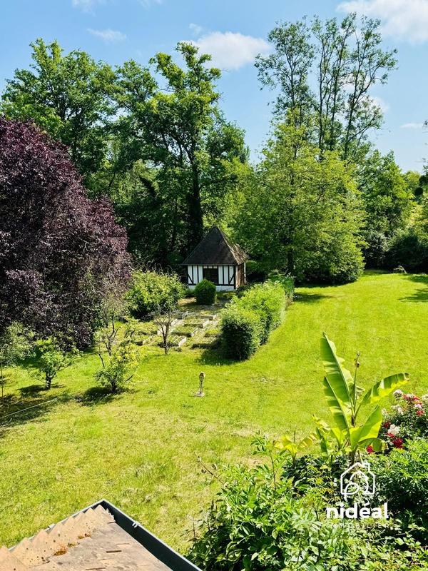 Maison - 373 m² - 16 pièces