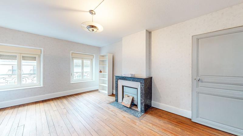 Maison - 206 m² - 9 pièces