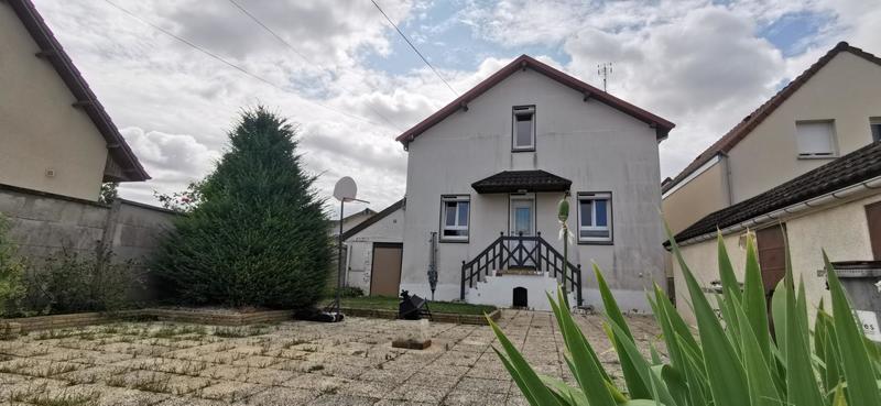 Maison - 98 m² - 7 pièces