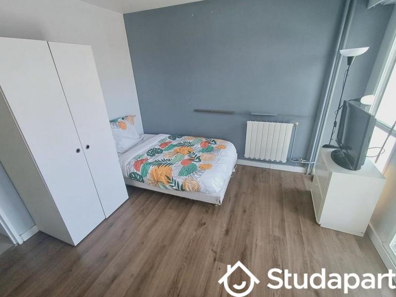 Chambre - 11 m² - 1 pièce