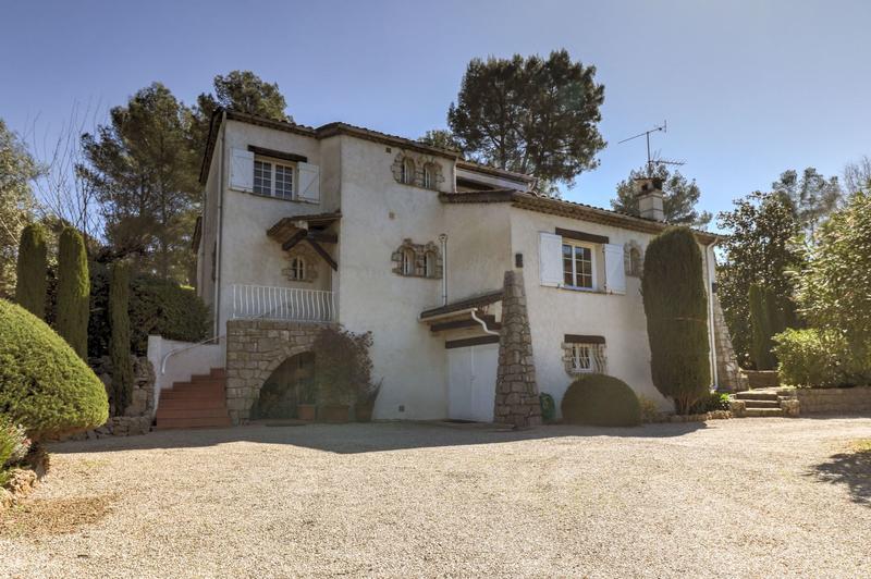 Maison - 147 m² - 5 pièces