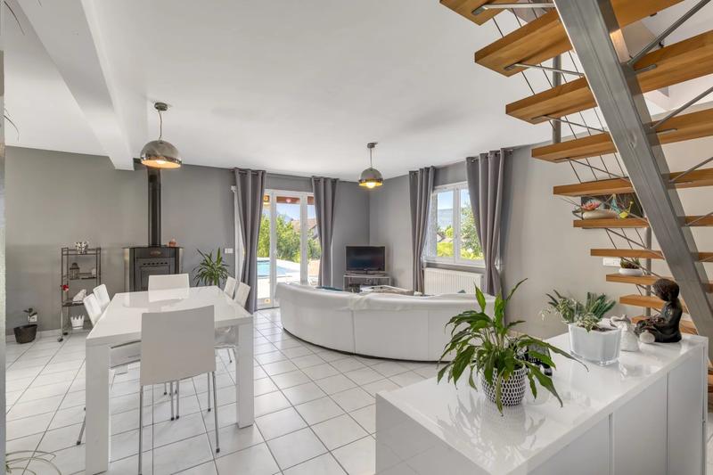 Maison - 140 m² - 6 pièces