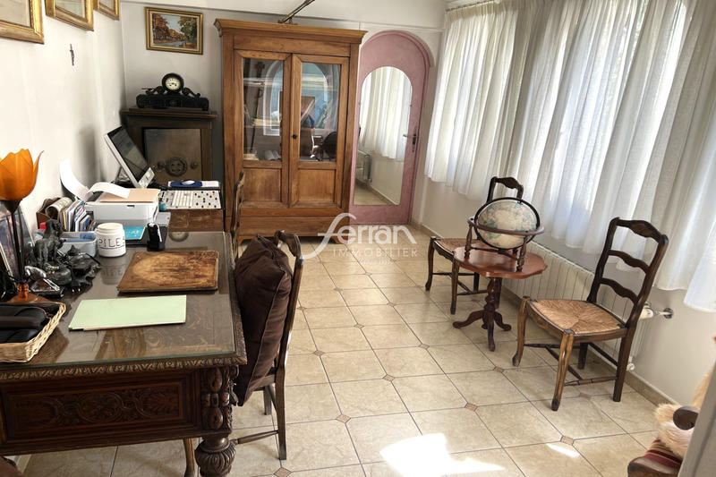 Maison - 222 m² - 9 pièces