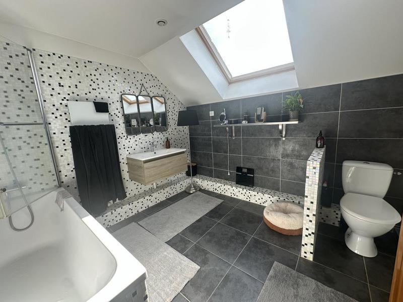 Maison - 170 m² - 5 pièces