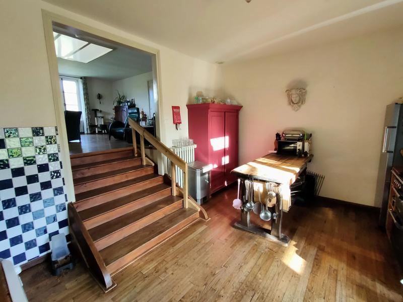 Maison - 235 m² - 8 pièces