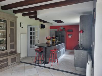 Maison - 210 m² - 7 pièces