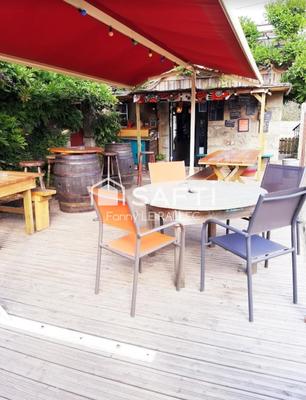 Local commercial - 244 m²