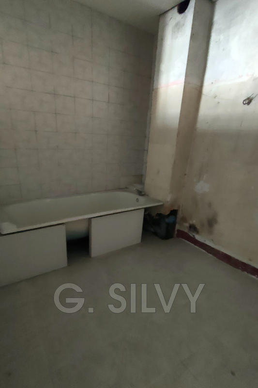 Maison - 300 m² - 9 pièces