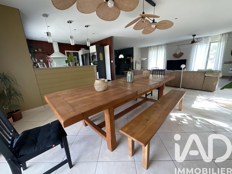 Maison - 140 m² - 5 pièces