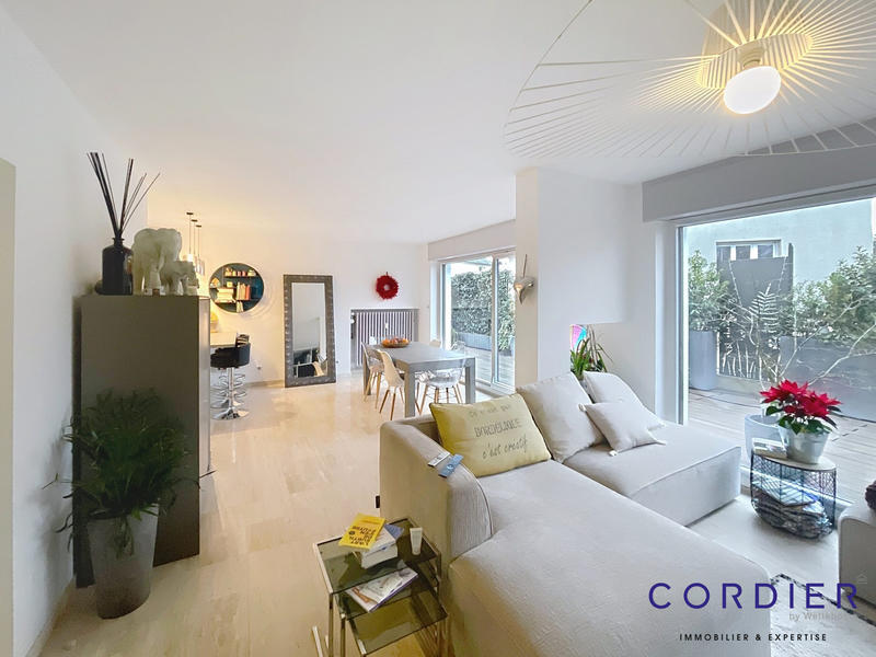 Appartement - 96 m² - 5 pièces