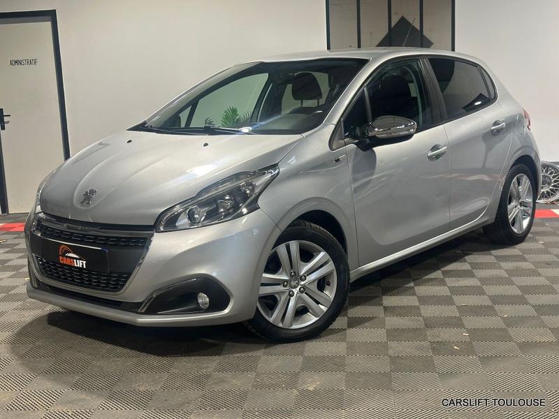 Peugeot 208 1.2i Vti 82cv Style - Distribution Faite