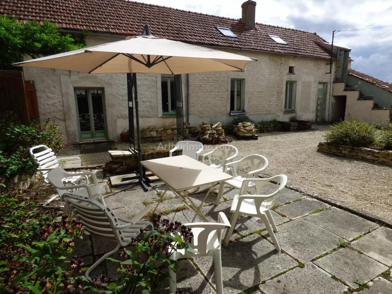 Maison - 329 m² - 12 pièces